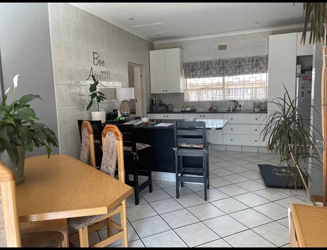 4 BEDROOM HOUSE FOR SALE IN SELCOURT